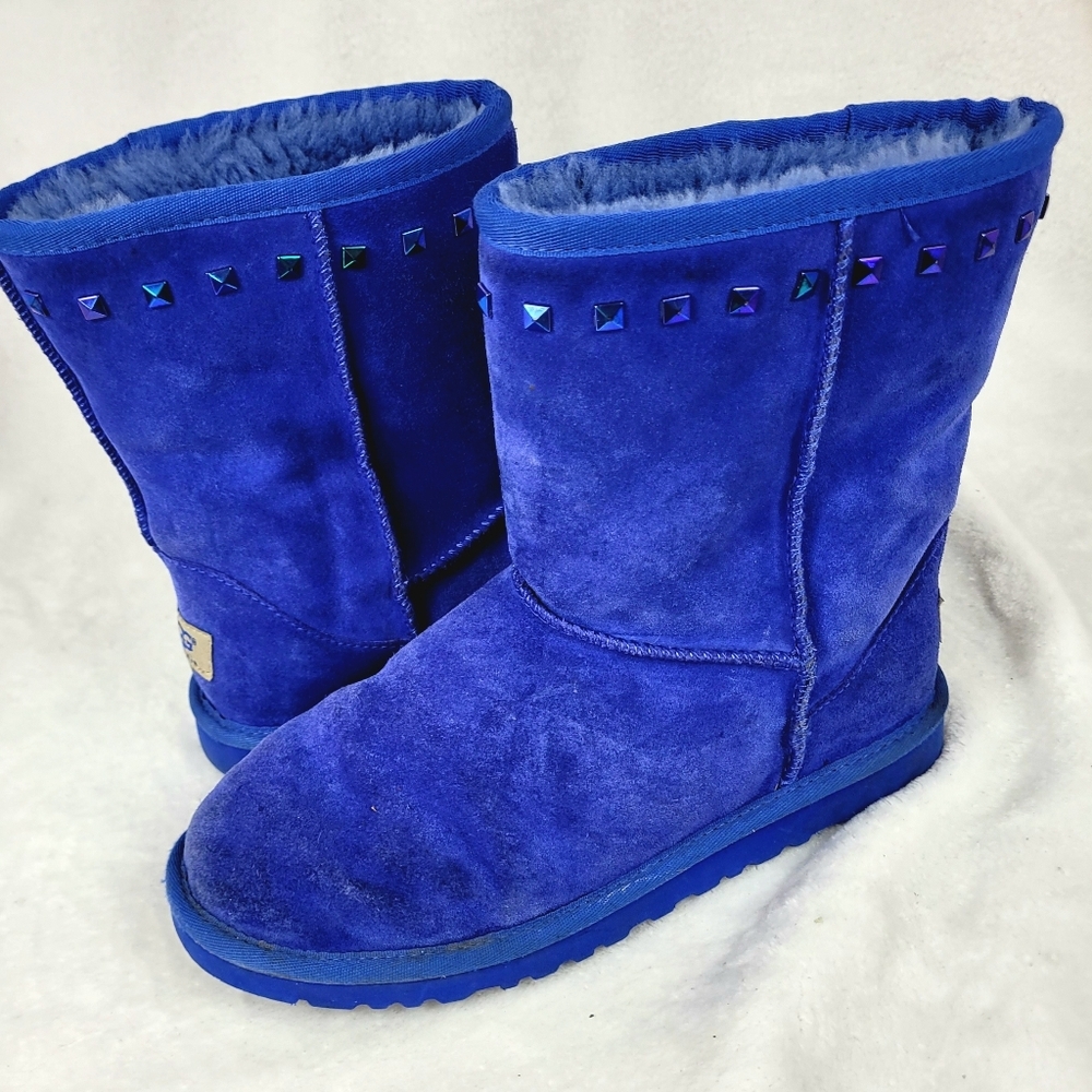 Pre-owned Rare blue Ugg boots US size 5 (big kid)with blue studs see photos